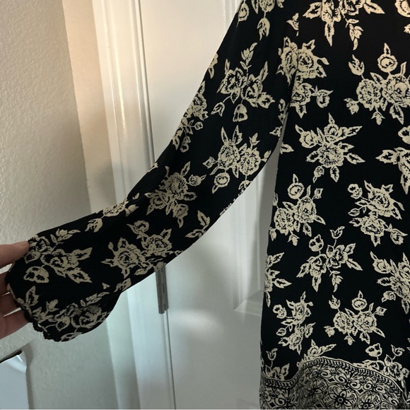 Volcom Women's on The Brink Romper, Black XS - Picture 4 of 10